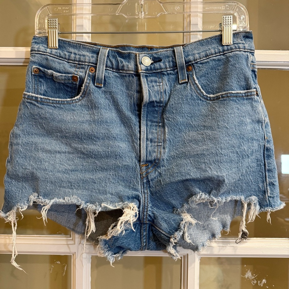 Levi’s 501 Original Short in Athens Mid Short Button Fly High Waisted 29